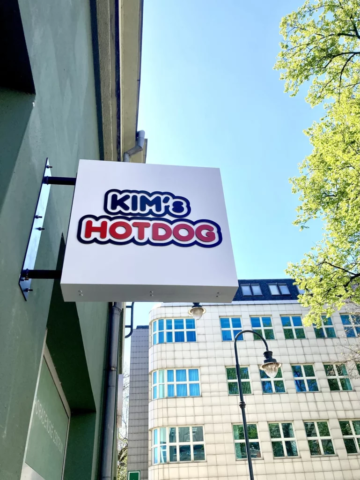 Nesvětelná čtvercová výstrč Kims hotdog v Ostravě