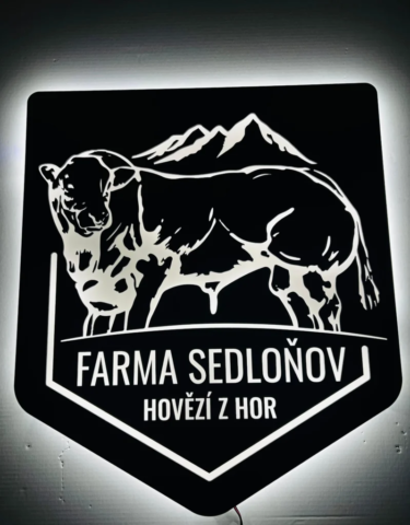 Podsvícené logo farma sedloňov