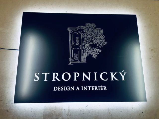 Podsvícená deska Stropnický design